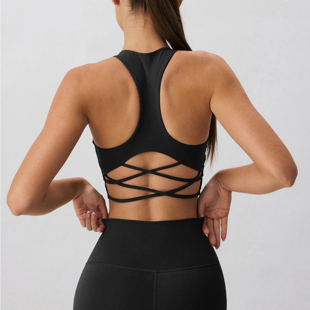 Berlook Activewear Black Cross Back Sports Bra